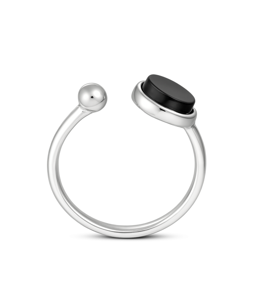 Hõbesõrmus oonüksiga