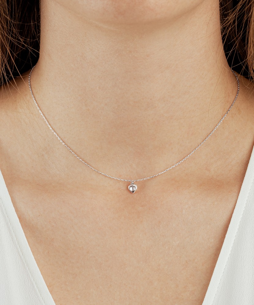 Valgest kullast kett tsirkoonist ripatsiga