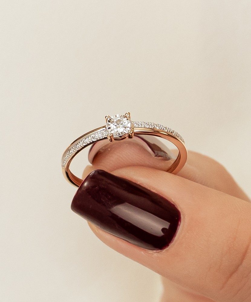 Kuldsõrmus teemandiga