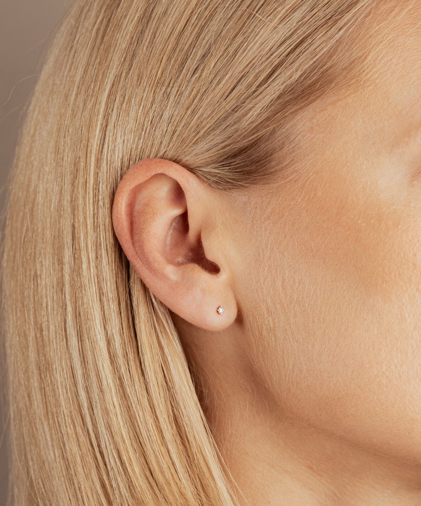 Kuldist kõrvarõngas 0,03 ct teemantiga (1tk.)