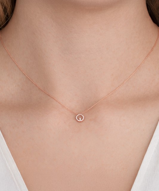 Kuldne kett briljantse ripatsiga