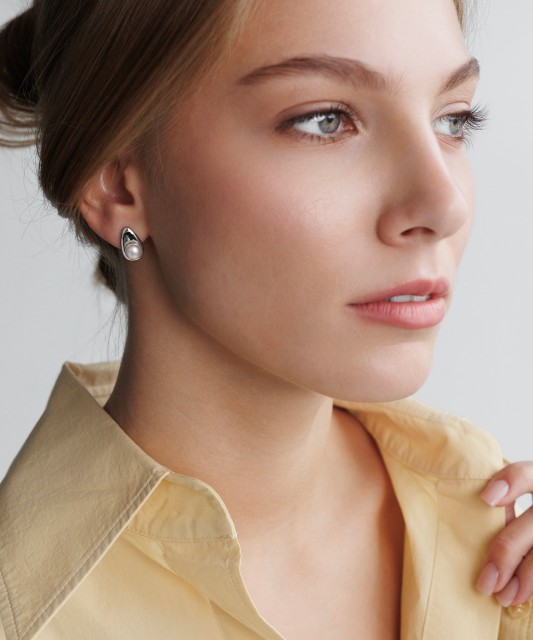 Hõbekõrvarõngad pärlitega