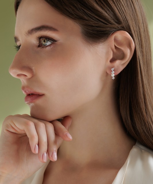 Hõbekõrvarõngad pärlite ja tsirkoonidega