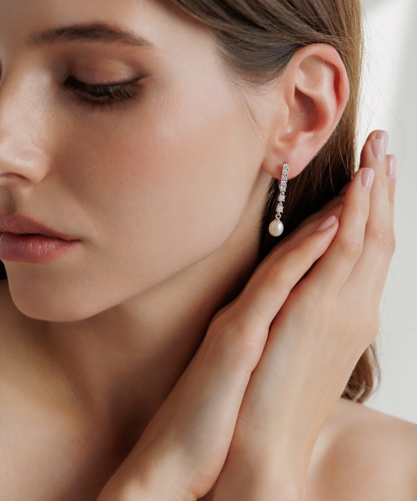 Серьги из серебра с жемчугом и цирконами