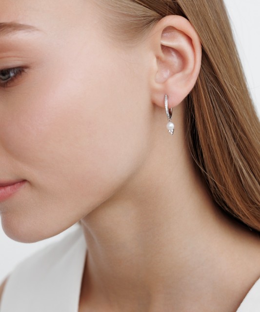 Hõbekõrvarõngad pärlite ja tsirkoonidega