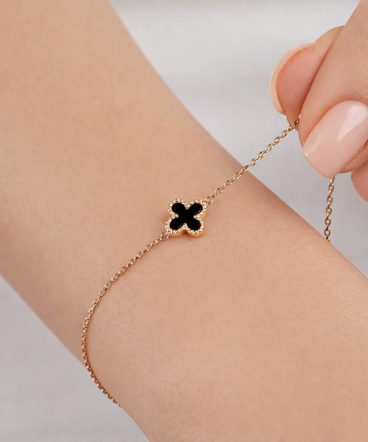 Kuldkäevõru oonüksitega