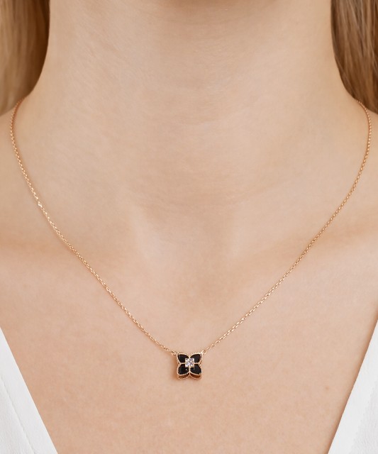 Kuldkett oonüksist ripatsiga