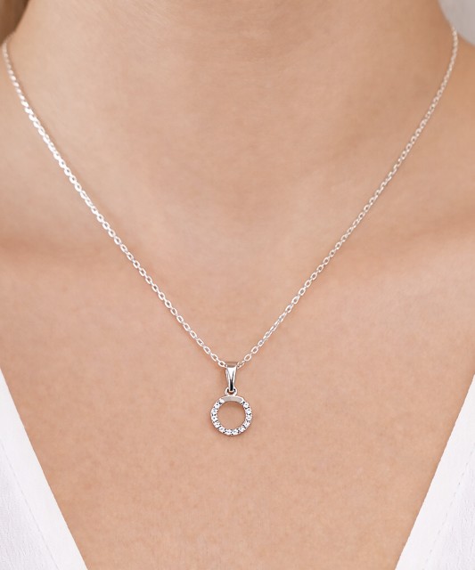 Valgest kullast ripats tsirkoonidega