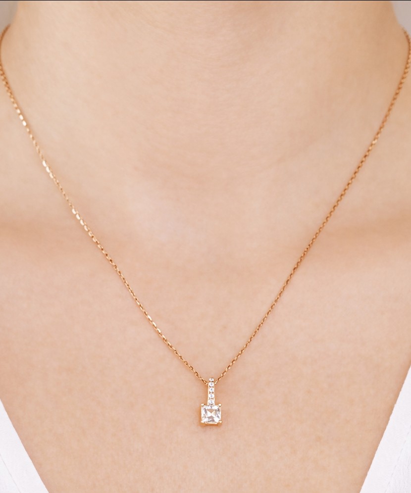 Kuldripats tsirkoonidega