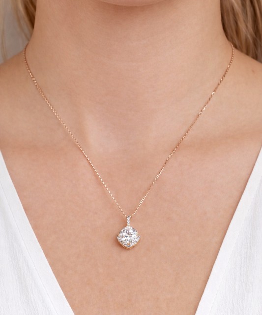 Hõbekõrvarõngad tsirkoonidega