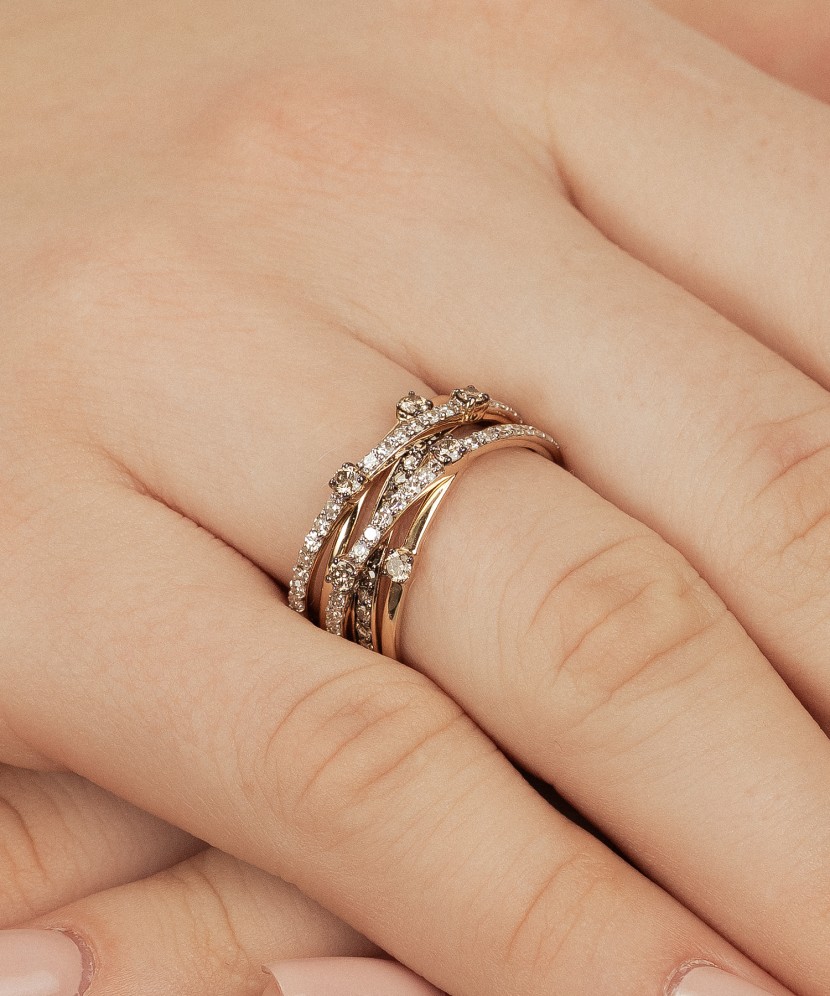 Kollasest kullast sõrmus konjakivärvi teemantidega