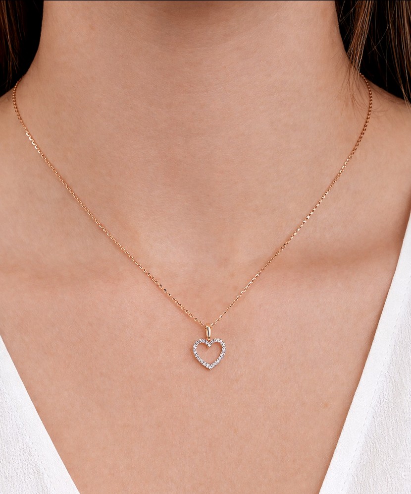 Yellow Gold pendant with diamonds