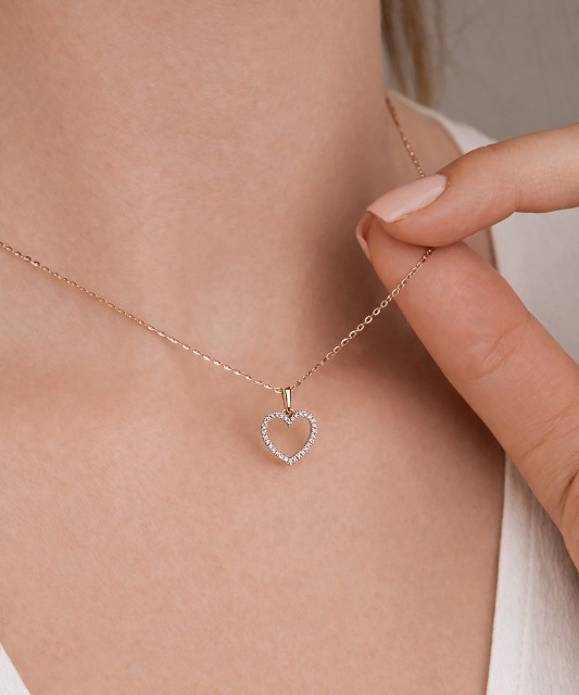 Yellow Gold pendant with diamonds