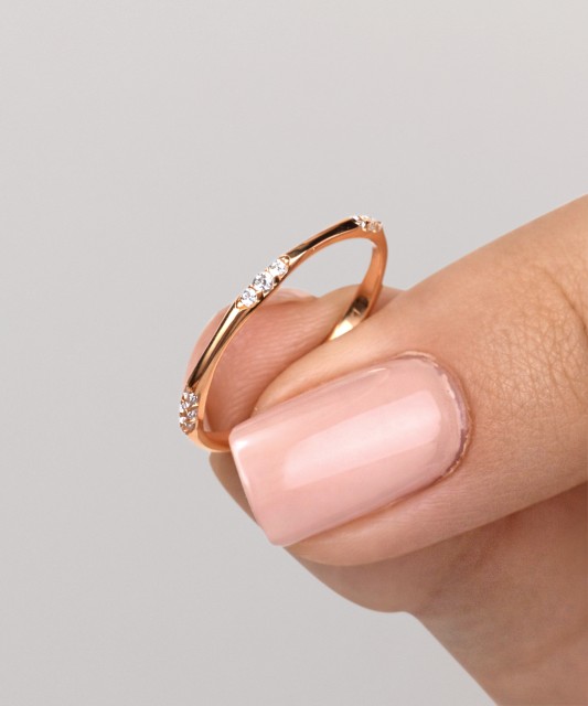 Золотое кольцо с цирконами