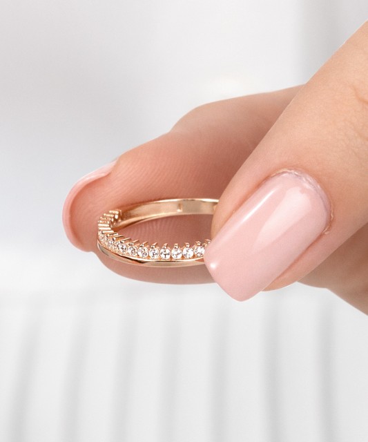 Золотое кольцо с цирконами