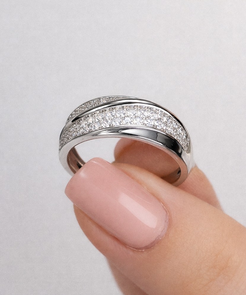 Серебряное кольцо с цирконами