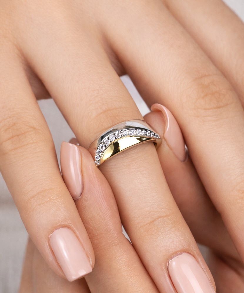 Kullatud Hõbesõrmus tsirkoonidega