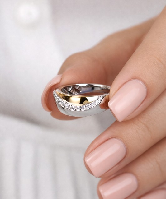 Kullatud Hõbesõrmus tsirkoonidega