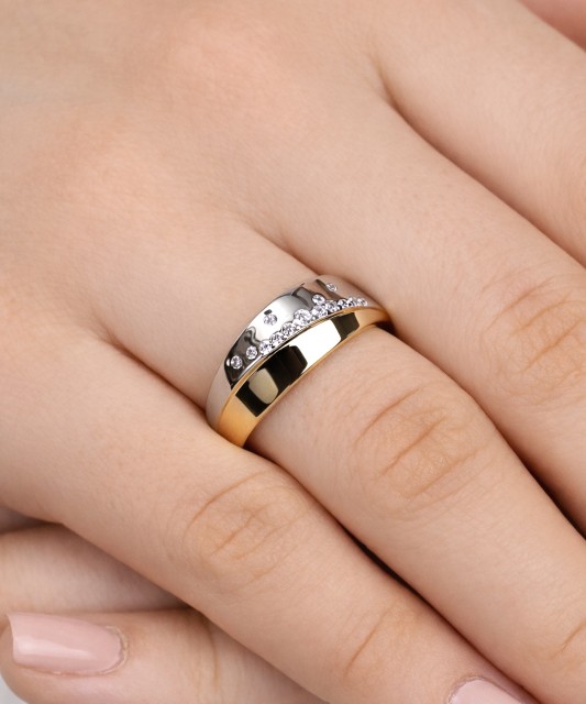 Kullatud Hõbesõrmus tsirkoonidega