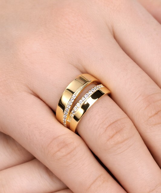 Кольцо из золочёного серебра с фианитами