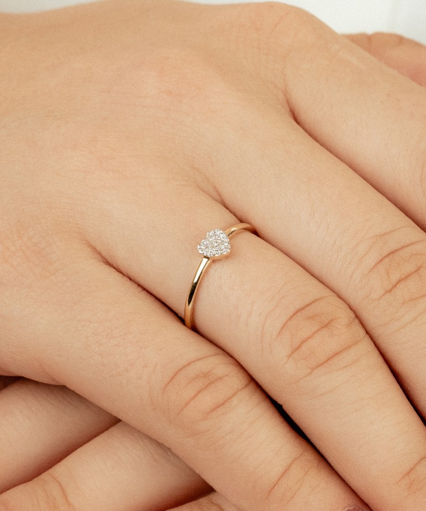 Kuldsõrmus teemanditega