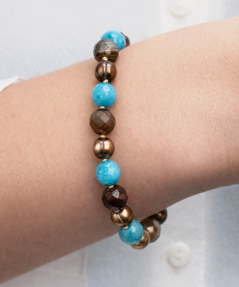 Käevõru jade, ahhaadi ja pärliga