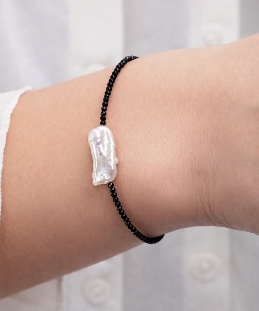 Käevõru spinellide, pärli ja hõbedaga