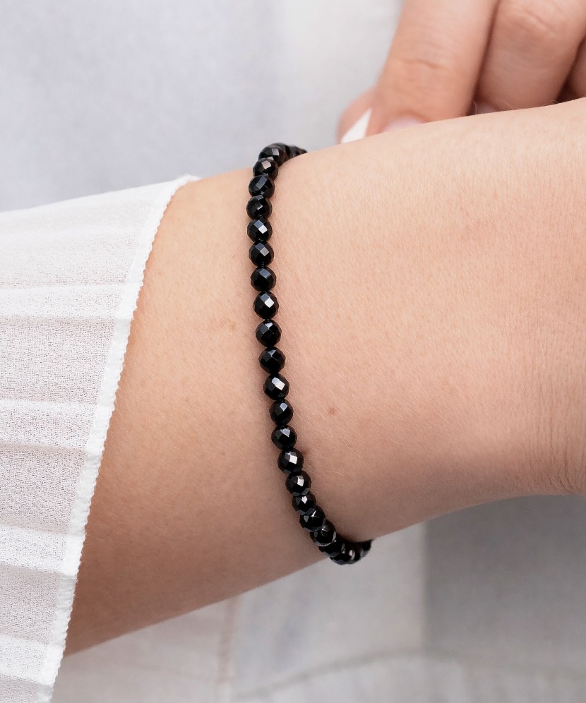 Käevõru spinelli ja kullaga