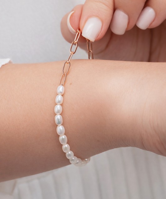 Kullatud hõbedane käevõru pärlitega