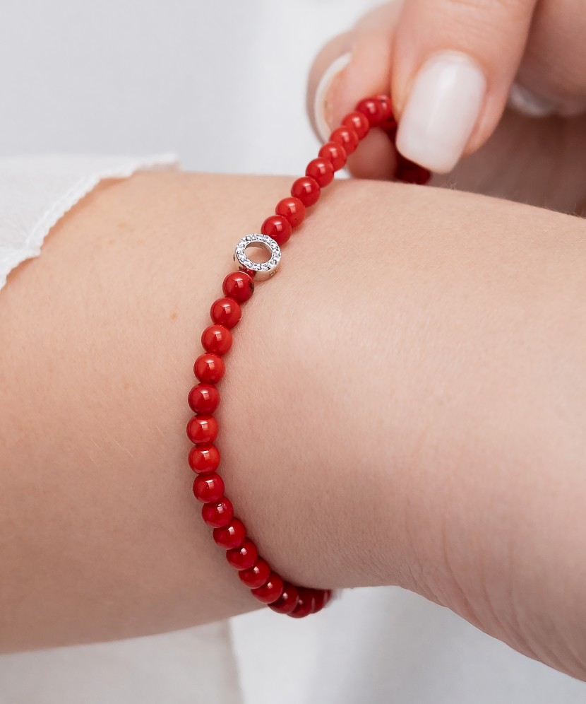 Korallkäevõru tsirkoonide ja hõbedaga