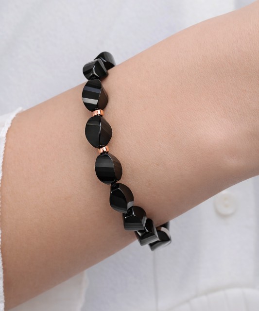 Käevõru oonüksite ja kullaga