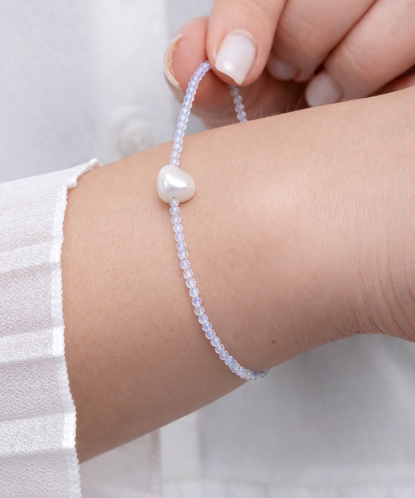 Käevõru pärlite ja opaalidega