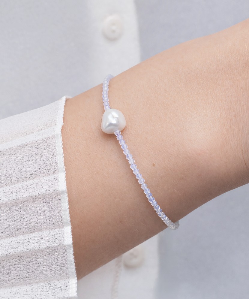 Käevõru pärlite ja opaalidega