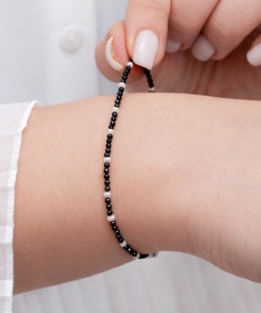 Spinellide ja pärlitega käevõru