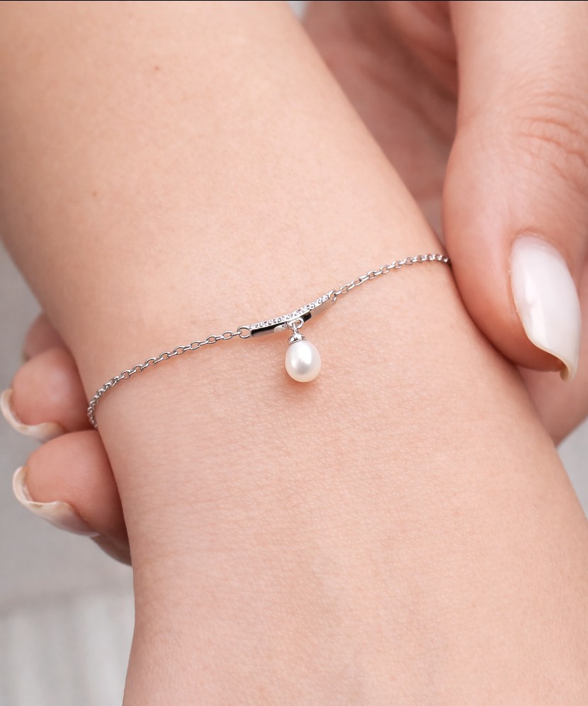 Hõbekäevõru pärli ja tsirkoonidega