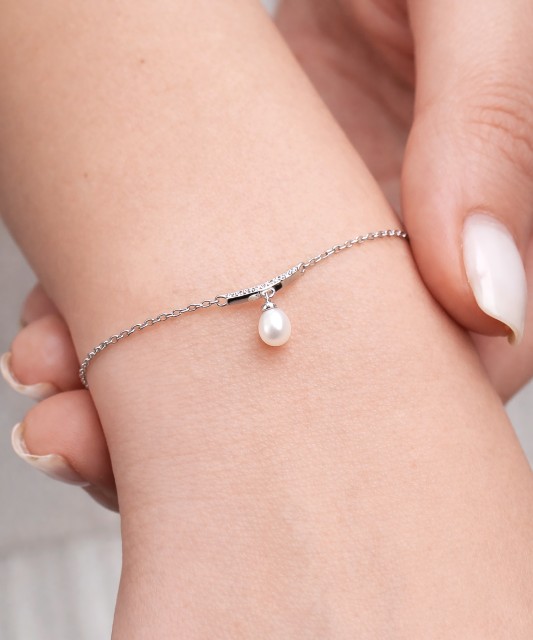 Hõbekäevõru pärli ja tsirkoonidega