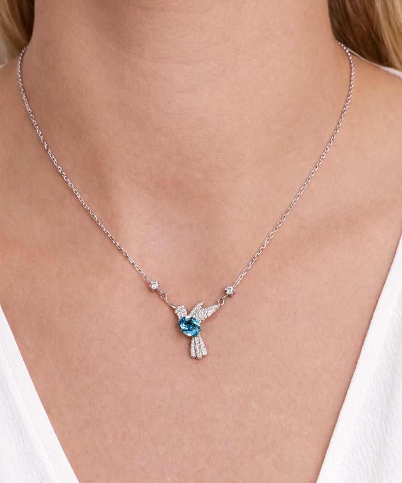 Hõbedast kett tsirkoonripatsiga