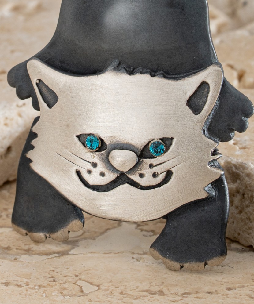 Hõbedane pross kristallidega "Kass"