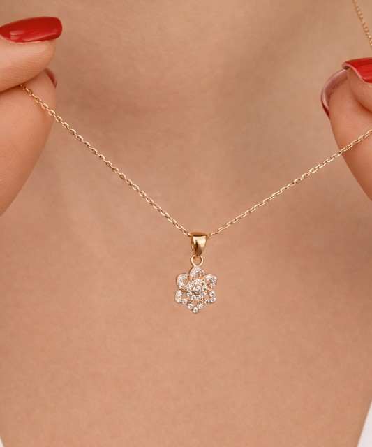 Kuldripats tsirkoonidega