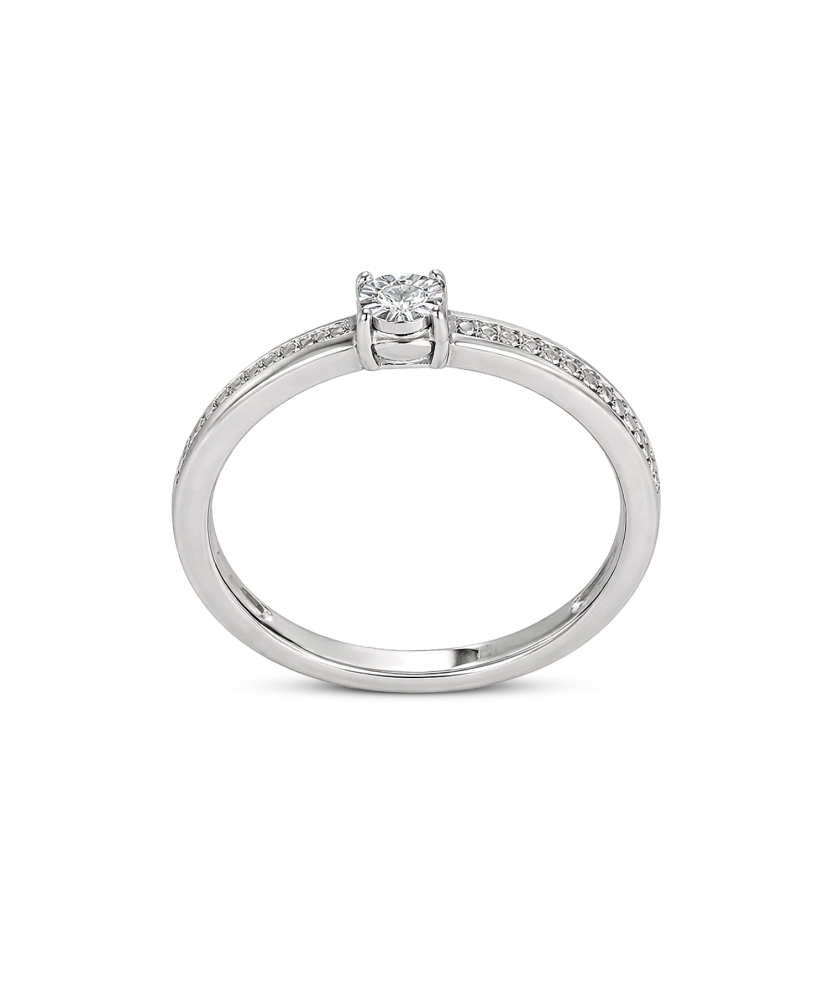 Valgest kullast sõrmus briljantidega