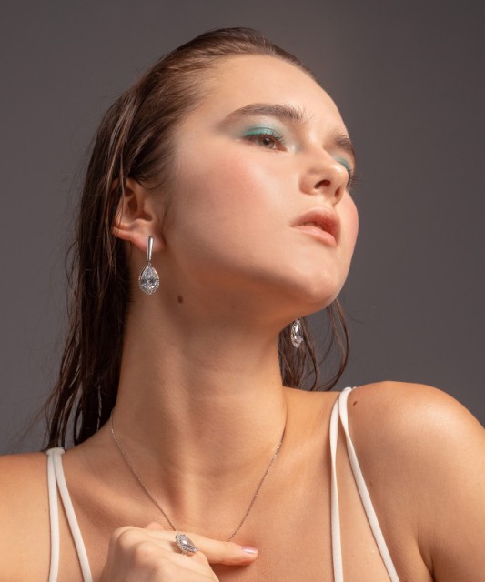 Серьги из позолоченного серебра с цирконами