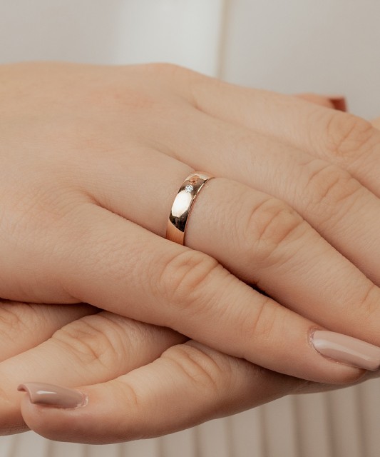 Kuldne abielusõrmus teemantidega 5mm, mugavus