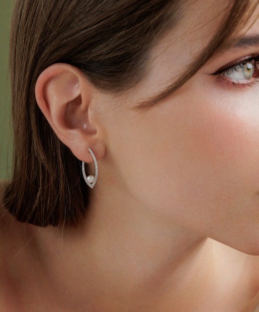 Hõbekõrvarõngad pärlite ja tsirkoonidega