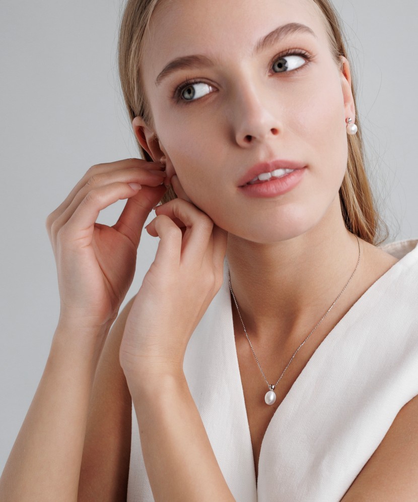 Hõbekett pärlist ripatsiga