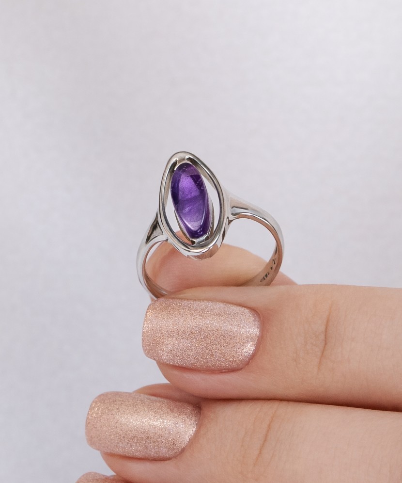 Hõbesõrmus ametüstiga