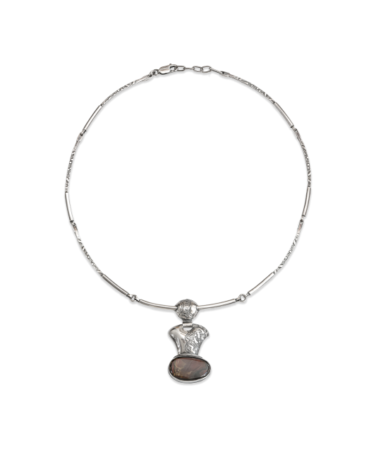 Hõbedane kaelakee labradoriidist ripatsiga