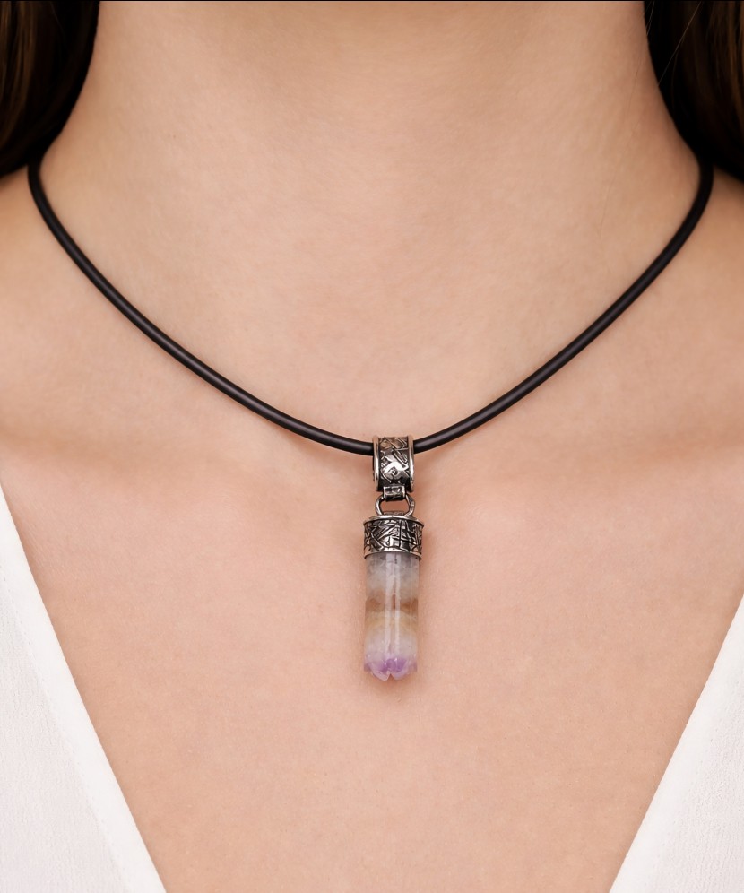 Hõbedast ripats ametüsti ja tsirkoonidega