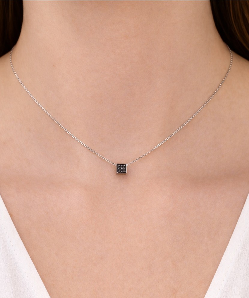 Hõbekett tsirkoonist ripatsiga