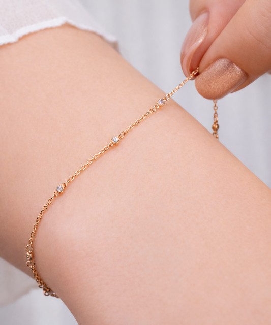 Kuldkäevõru tsirkoonidega