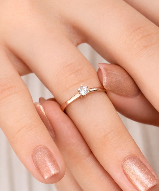 Золотое кольцо с цирконами